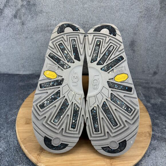 UGG Boots Womens Size 8 Gray Black Shearling Lined Lace Up Vibram Arctic Grip - Picture 8 of 11